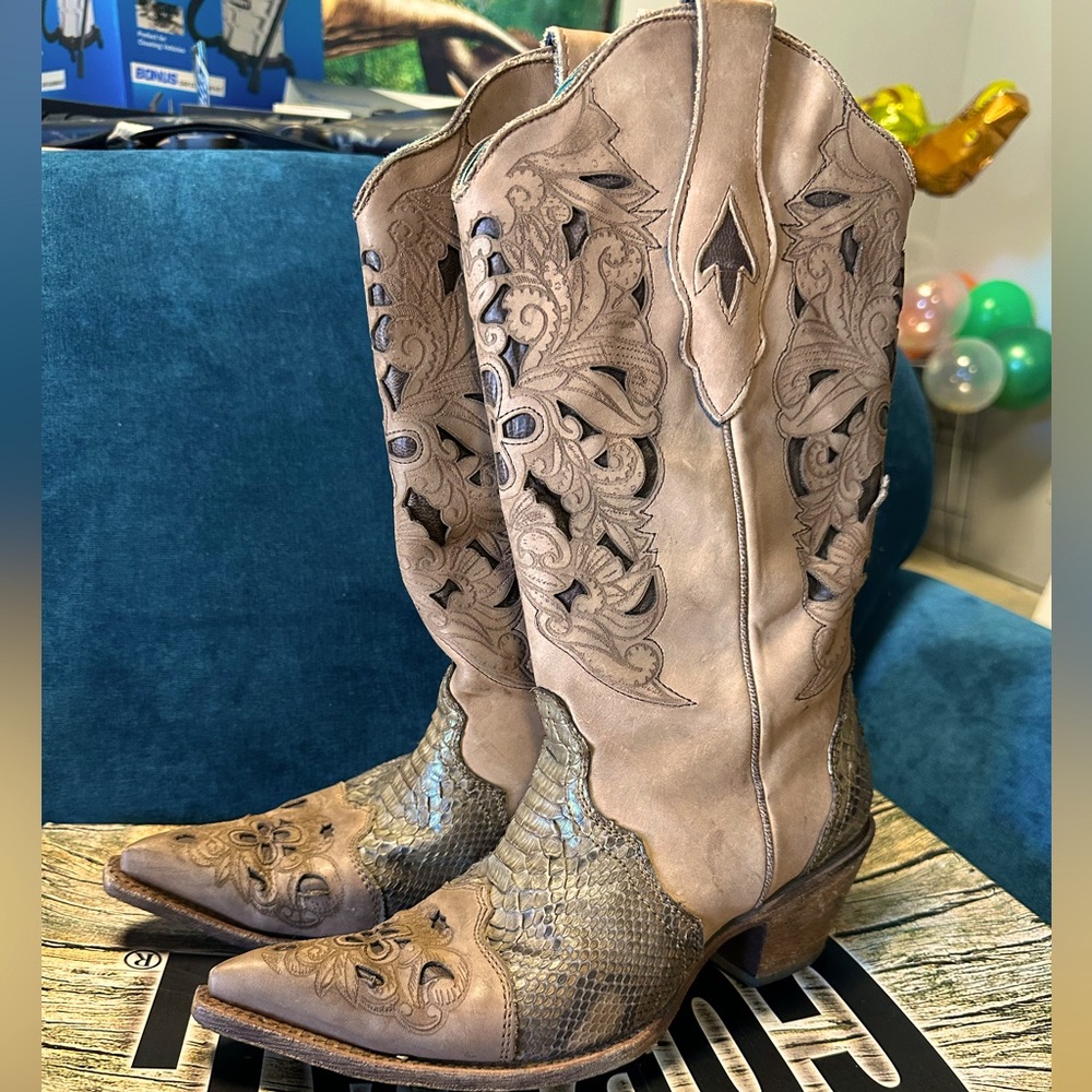 Women’s Corral Vintage Snakeskin Cowboy boot